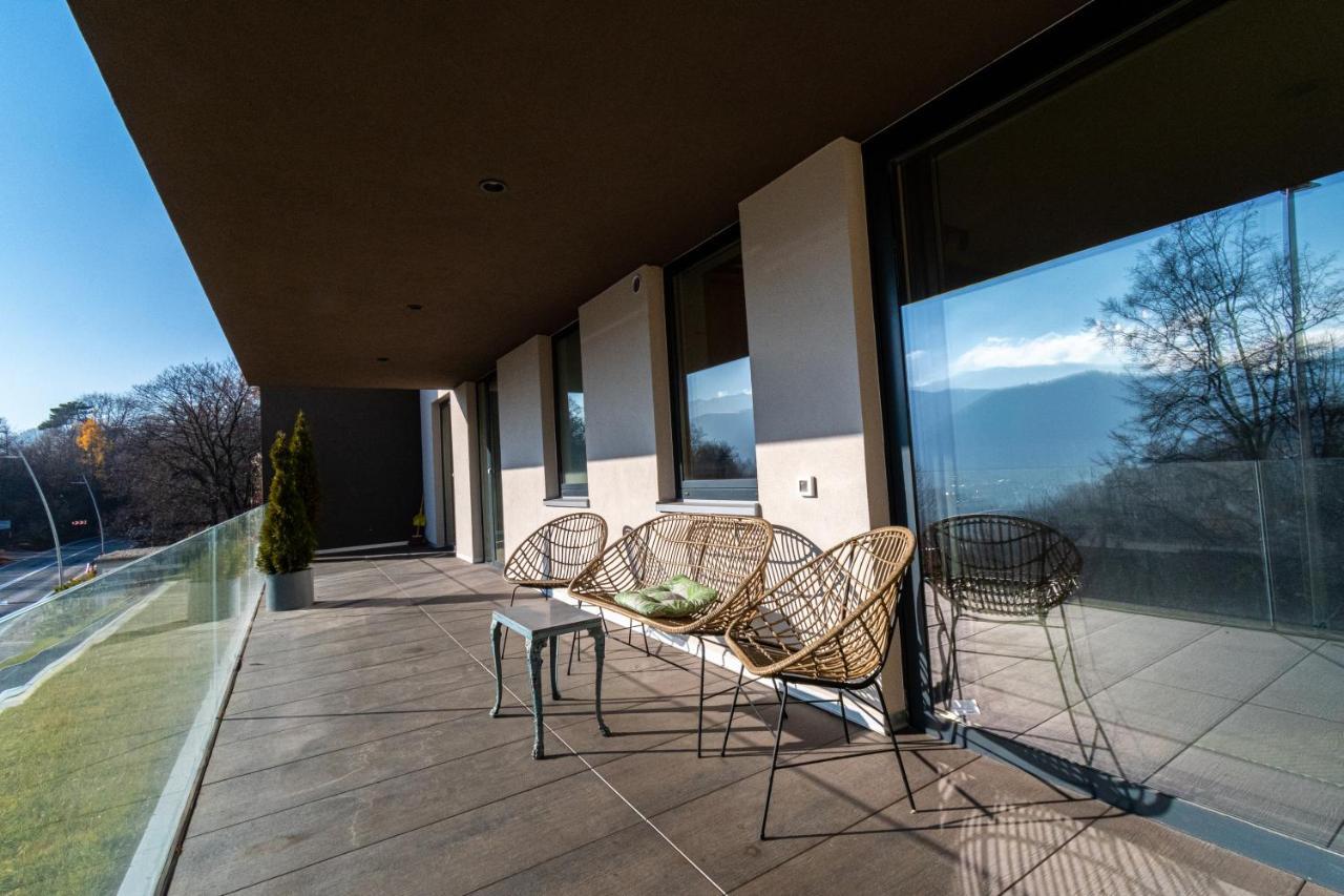 Mirador Bohemian Apt With Views Over Old Town And Tampa Mountain, Near Poiana
